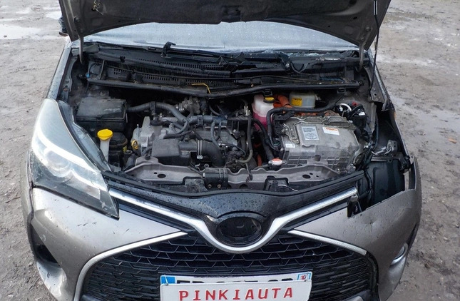 Toyota Yaris cena 24900 przebieg: 103101, rok produkcji 2016 z Łomianki małe 254